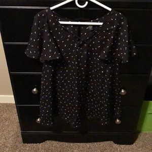 Black top flowy sleeves